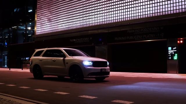 Dodge Durango R/T 5,7 HEMI - Warsaw by night смотреть онлайн