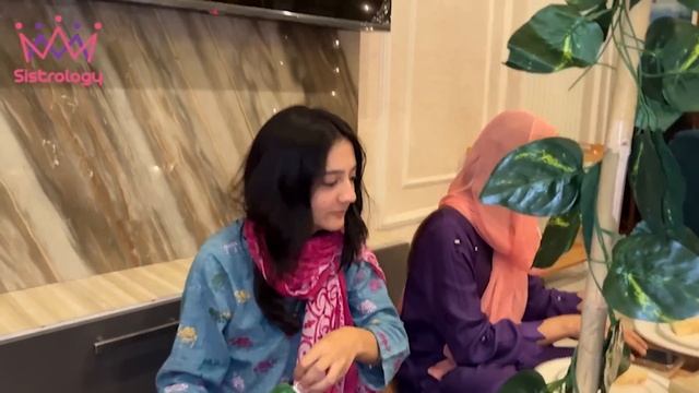 SISTROLOGY FAMILY KI GRAND IFTARI ♥️ | Decor Py Aag Lag Gai 🔥 | Mama & Behno Ka Reaction 😍 смотреть онлайн