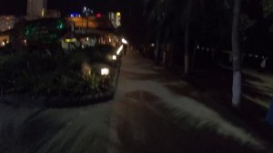 Нячанг. Вечером рядом с отелем SOCHI.