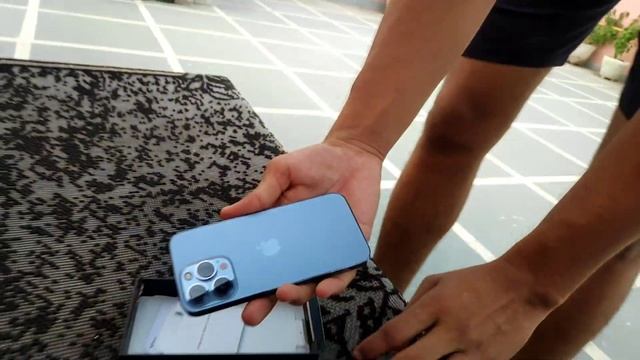 Buying iPhone 13 Pro , Sierra Blue 😍। In Hand Experience । Camera ❤️ । Vlog 2 । Vlogger MSJ смотреть онлайн