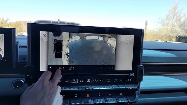 GMC Hummer EV Infotainment System First Look смотреть онлайн