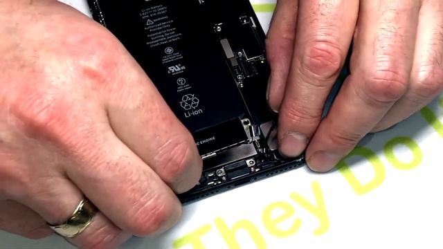 Akkuwechsel Apple iPhone 8 Plus - Battery replacement - Batterie/Akku getauscht - They Do It! смотреть онлайн