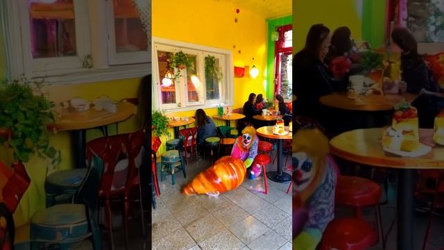 Annoying salesman. Clown sales manager. #dreamyai, #aidreams смотреть онлайн