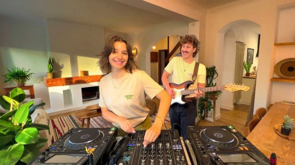 Flavour Trip | Chillout Deep House Music Mix - Cozy Living Room Set Relaxing Lounge Playlist