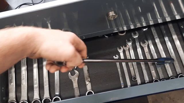 Kobalt 81744 3/8" Ratchet Review | Do Not Buy! смотреть онлайн