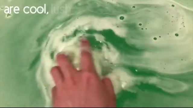 Charmed Aroma Ring Reveal - 'Green Apple' Bath Bomb смотреть онлайн