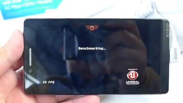 Epic Citadel on Intel's reference Clovertrail+ phone смотреть онлайн