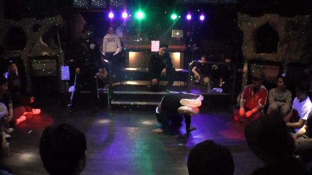 BBOY THE POSSE(MC BUSYNESS a.k.a bboy mac-key、TKC7、TAKU a.k.a TOTAKEKE) / ReAL TIME 15/04/03 смотреть онлайн