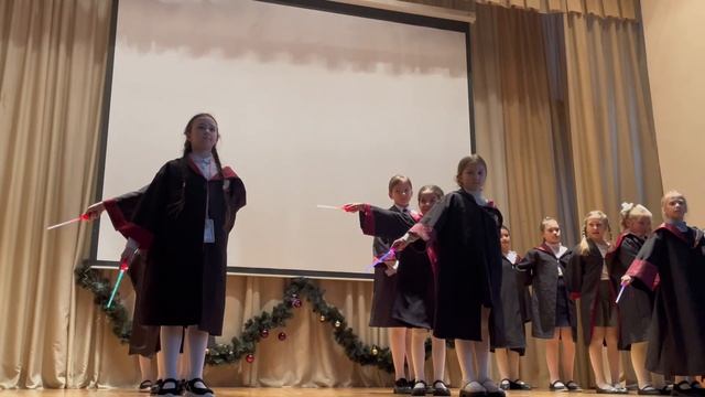 Спектакль от школьной театральной студии смотреть онлайн