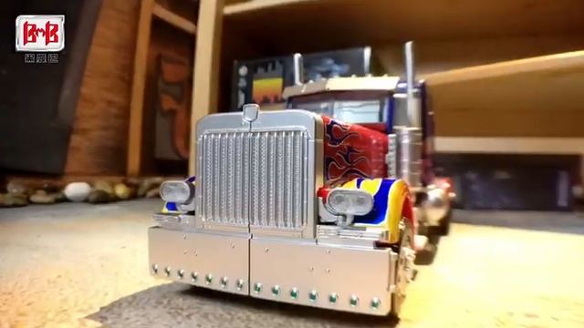 Black Mamba Stop Motion Barricade, Nitro VS Optimus Prime смотреть онлайн