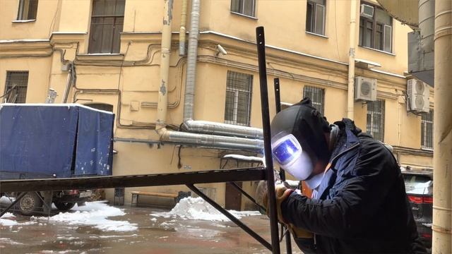 Сварка театрального реквизита) смотреть онлайн