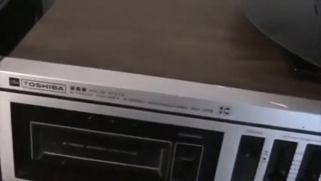 Vintage Toshiba Phonograph/8 Track/AM/FM Radio Stereo смотреть онлайн