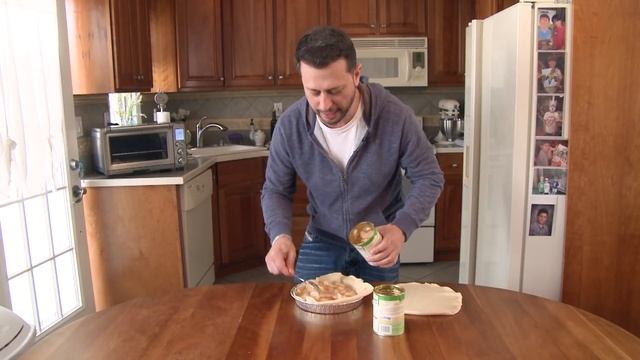 SAL'S DISGRAZIATO APPLE PIE RECIPE | Sal & Christine Governale смотреть онлайн