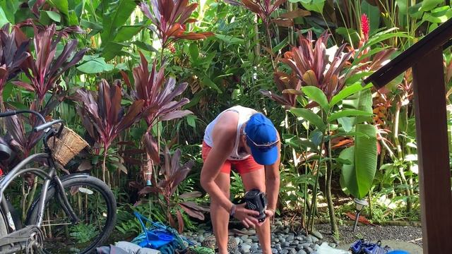 How to Pack, Hike and Camp the Kalalau Trail смотреть онлайн