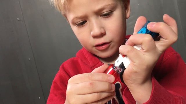 BRUDER TOYS Fire Truck - Land Rover Defender FIRE CHIEF COMMANDO WAGON unboxing / review! смотреть онлайн