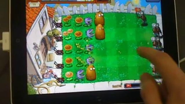 Plants VS Zombies on iPad смотреть онлайн