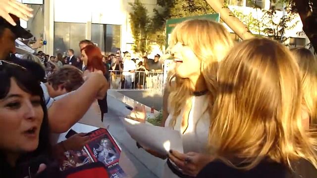 Britt Morgan carrie preston Lauren Bowles sign autographs the true blood premiere смотреть онлайн