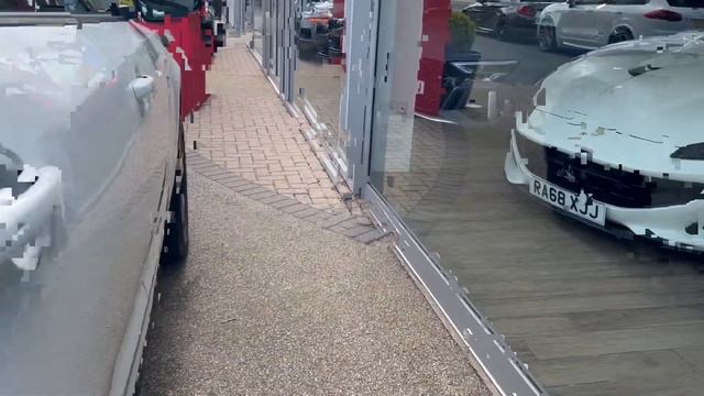 Jaguar E-PACE D165 MHEV R-Dynamic AWD | GC Motors смотреть онлайн