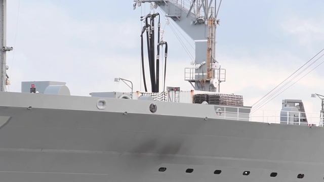 USNS Henry J. Kaiser (T-AO 187) departs Pearl Harbor смотреть онлайн