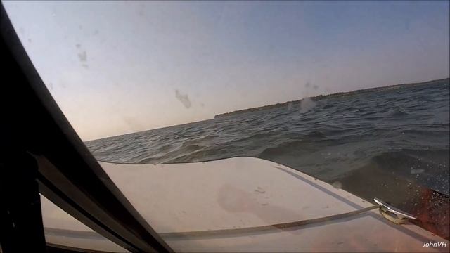 14' Livingston in ROUGH water, first Saltwater run Blaine to Birch Bay Washington смотреть онлайн
