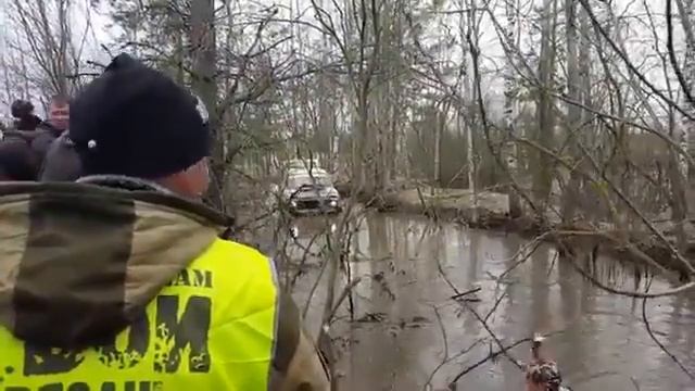Jeep Cherokee XJ, НИВА. на спецучастке глубокий брод смотреть онлайн