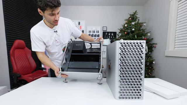Mac Pro Unboxing & First Impressions! $20,000 Beast! смотреть онлайн