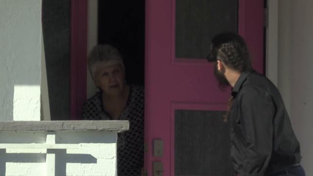 Door to Door, Door Salesman смотреть онлайн