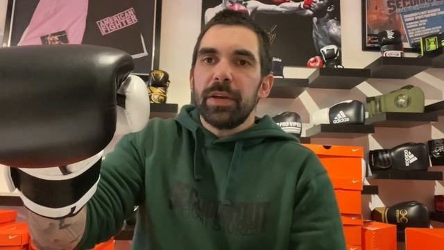 Ringside G1 Pro Training Gloves Review смотреть онлайн