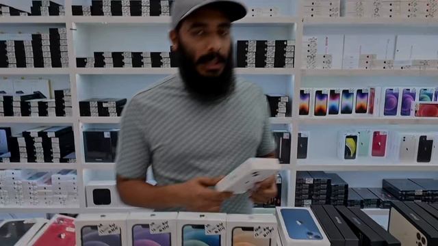 DUBAI FRESH IPHONE PRICE DROP 😍🔥| DUBAI IPHONE MARKET | Akbar Shabeer смотреть онлайн