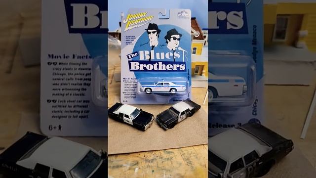 Johnny Lightning Blues Brothers 1974 Dodge Monaco Police 1:65 diecast car Toy смотреть онлайн