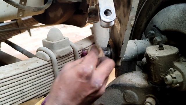 Air Break Adjuster Change | Manual Slack Adjuster | Front Wheel Tata 909 смотреть онлайн