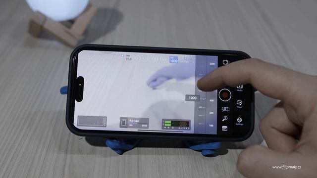 iPhone 15 Pro - Jak natáčet do Apple Logu díky Blackmagic Camera App // Filip Malý смотреть онлайн