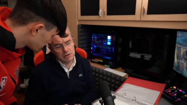 SCHERZO CAMBIO PASSWORD della BANCA a MIO PAPA! *IMPAZZISCE* смотреть онлайн