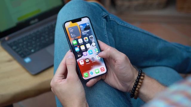 📱iPhone 13: vše, co potřebujete vědět (recenze, 4K) смотреть онлайн
