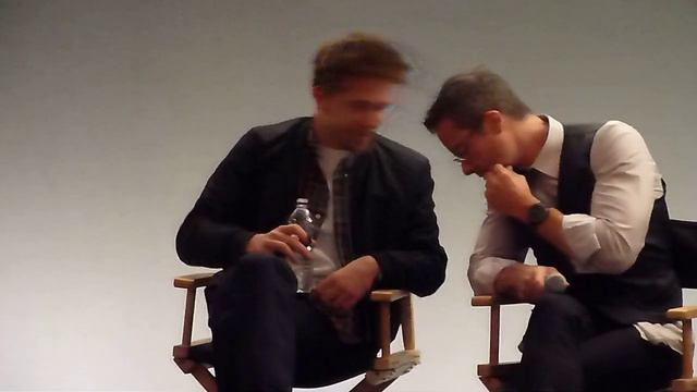 Robert Pattinson, Apple Store Pt 4, 7 August 2014 смотреть онлайн