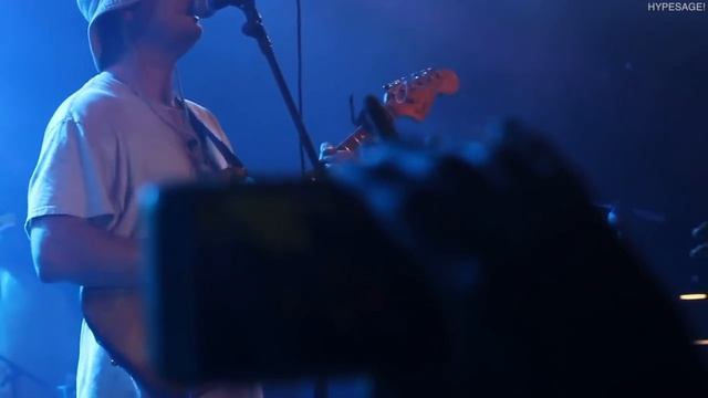 Mac DeMarco - Freaking Out The Neighborhood LIVE! смотреть онлайн