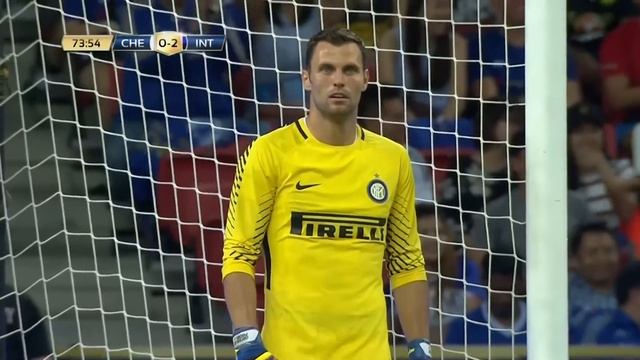 Geoffrey Kondogbia scores bizarre own goal in Inter Milan's 2-1 win over Chelsea смотреть онлайн