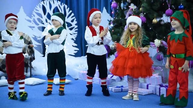 Зимове свято 2021-2022. Миколай, Ельфи. Дивосвіт садок. Львів. Група Соняшники. Дітям по 4р. Захар смотреть онлайн