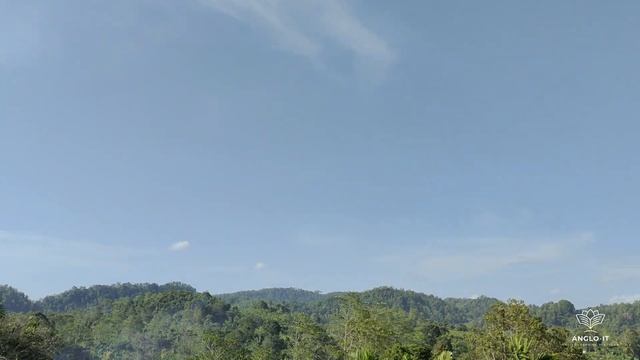Deep Blue Sky | Clouds Time-lapse | Free Footage | 4K video | Mountain range | trees moving | smoke смотреть онлайн