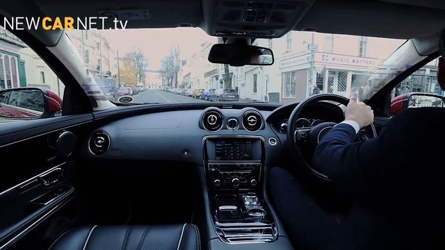 Jaguar reveals 360 degree Virtual Windscreen смотреть онлайн
