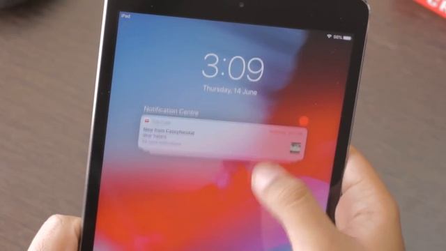 Using iOS 12 on a 5 YEAR OLD iPad! смотреть онлайн