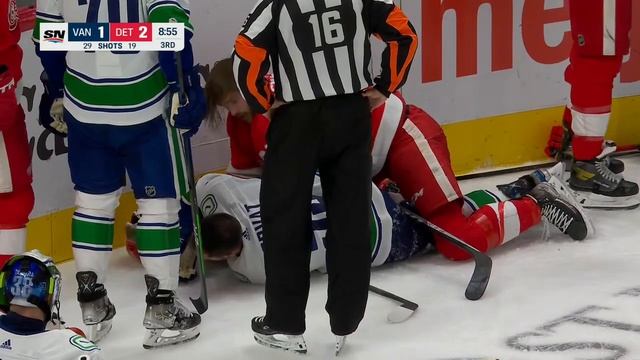 Conor Garland Catches Filip Zadina With High Reverse Hit смотреть онлайн