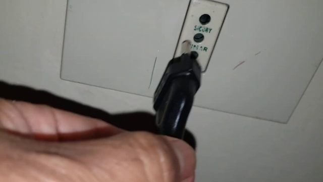 Italy 🇮🇹 power outlets, what adapter you need? смотреть онлайн