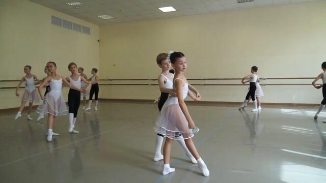 МГАХ. ИБТ. "Падеграс"+"Па зефир" смотреть онлайн