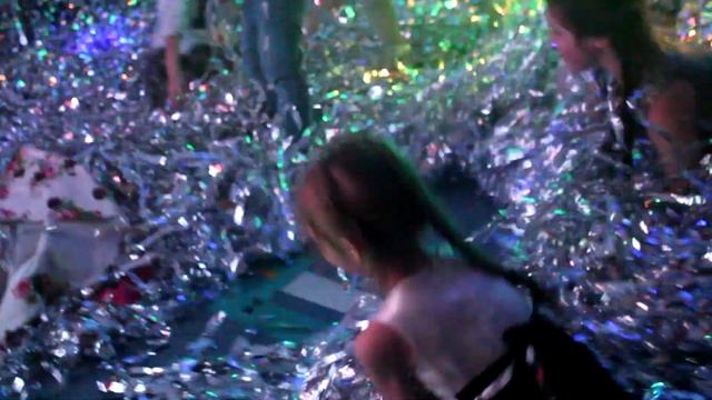 Бумажное Silver шоу Москва