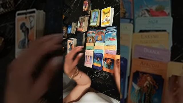 Aklinizdaki kişiler ne düşünüyor ne hissediyor ? #tarot #aklimdakikisi смотреть онлайн