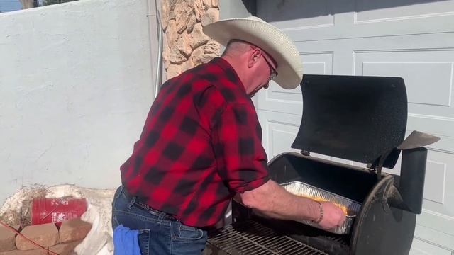 How To Make Smoked Mac N Cheese l Easy Mac N Cheese l Mac N Cheese On The Traeger Grill #macncheese смотреть онлайн