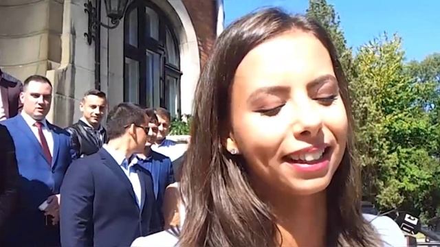 Woman got a big adam's apple in her neck смотреть онлайн