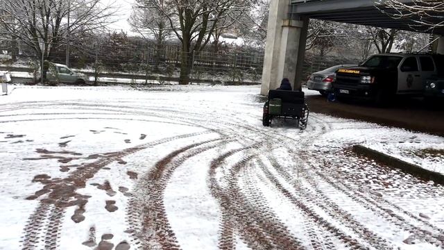 CHILDREN JEEP SNOW DRIFT Jack (4) sliding 😊 POLICE JEEP! смотреть онлайн
