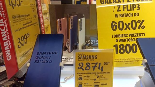 Finally we can buy iPhone on credit in Poland, चलो आज आपको शौपिंग मॉल घुमाता हूं। @dhaniexplores смотреть онлайн